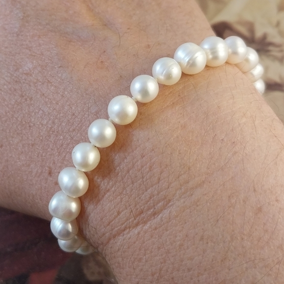 Freshwater Pearl Bracelet with Sterling Silver Clasp - Picture 2 of 12